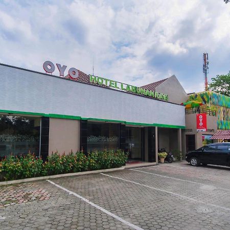Oyo 741 Hotel Labuhan Raya Medan Exterior photo