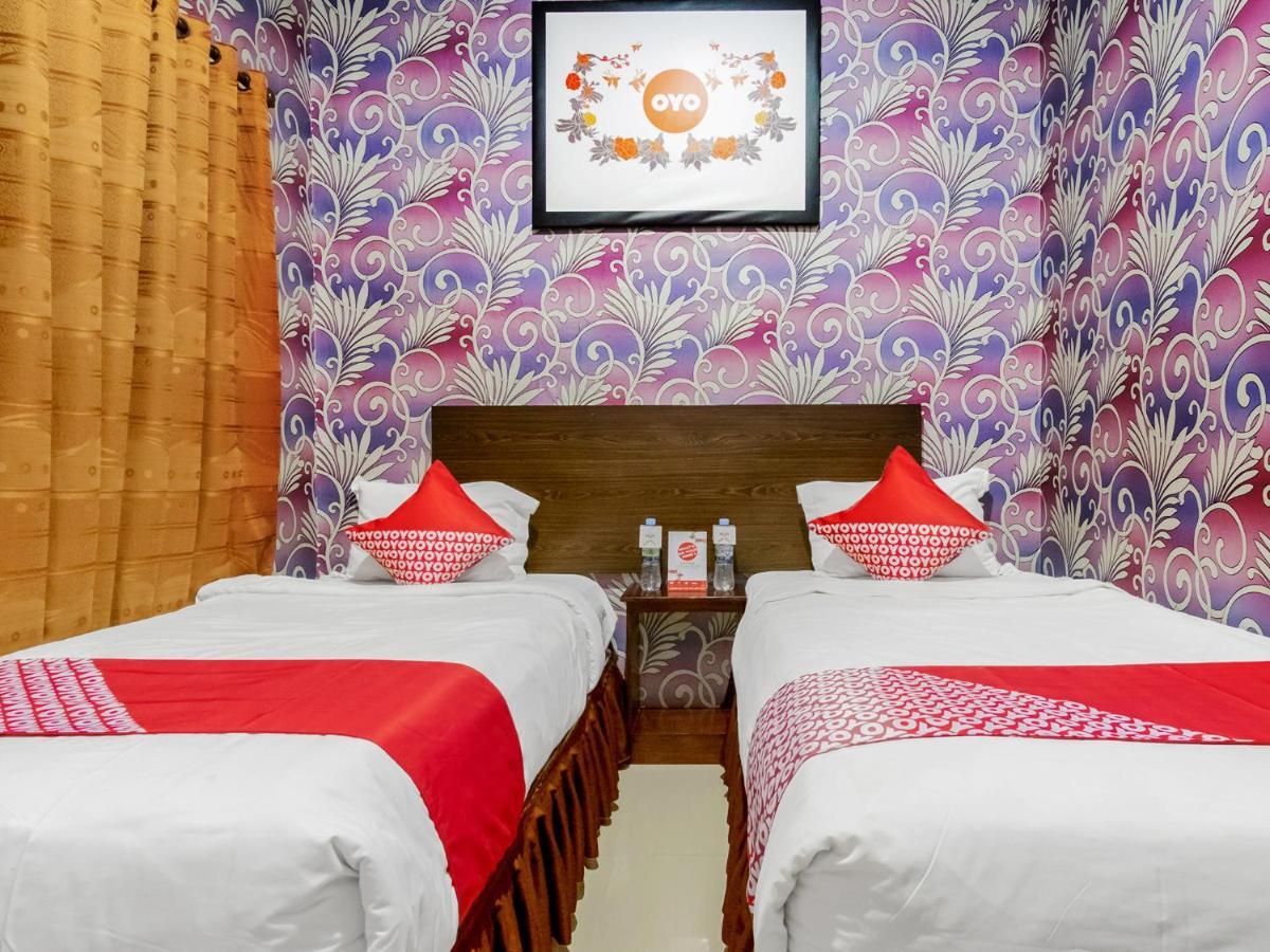 Oyo 741 Hotel Labuhan Raya Medan Exterior photo