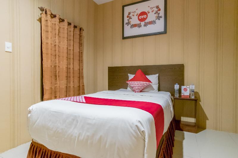 Oyo 741 Hotel Labuhan Raya Medan Exterior photo